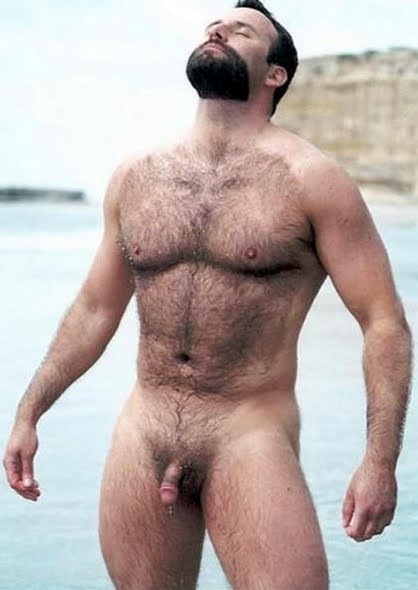 ty3141: beefy-buds: Beefy Buds  Hot hairy stud.   Want to get him rock hard. 