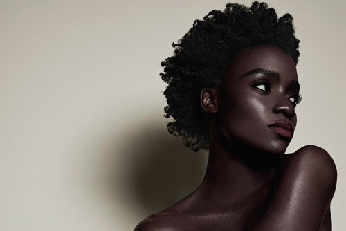 shortnaturalhairstyle:Wow this model is gorgeous!