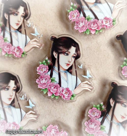 My very first acrylic pins  Designed by me!Yeah I’m a big Hualian fan  Hope you like