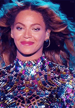 thequeenbey:  Beyoncé gets emotional while singing to her daughter. 
