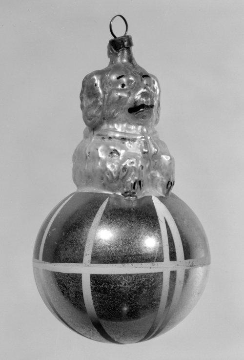 Christmas Tree Ornament, 19th century, Brooklyn Museum: Decorative ArtsSize: 4 x 2 &frac12; x 2 