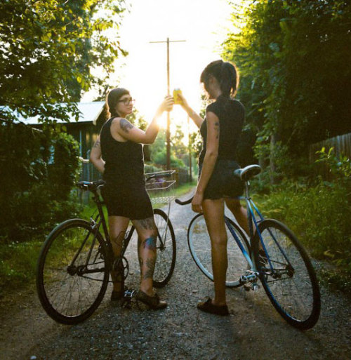 fixiebabes: The Triple B. Beer x BIkes x Babes My three favorite things.