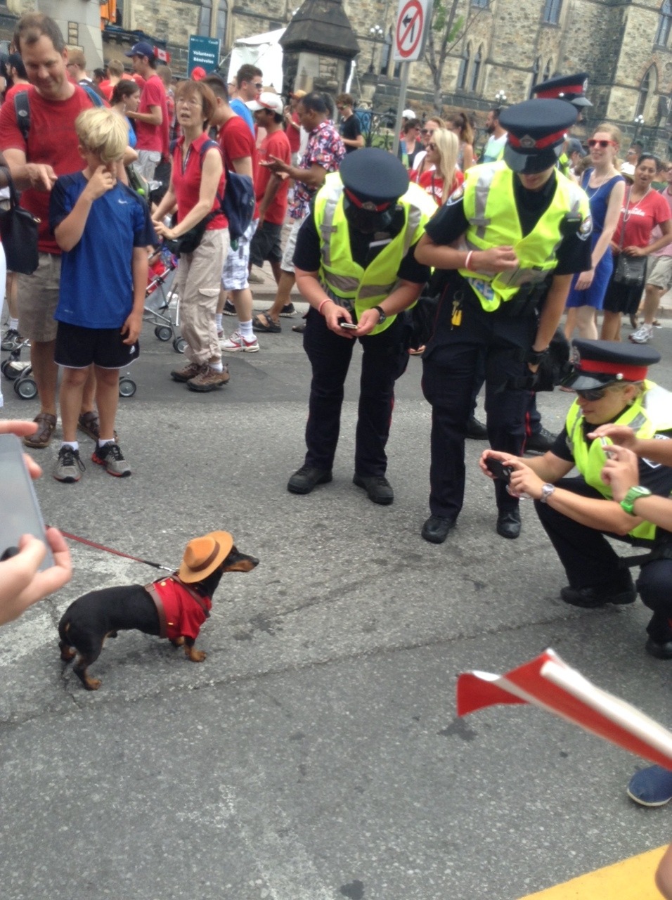 the-absolute-funniest-posts: Canadian police on the job.