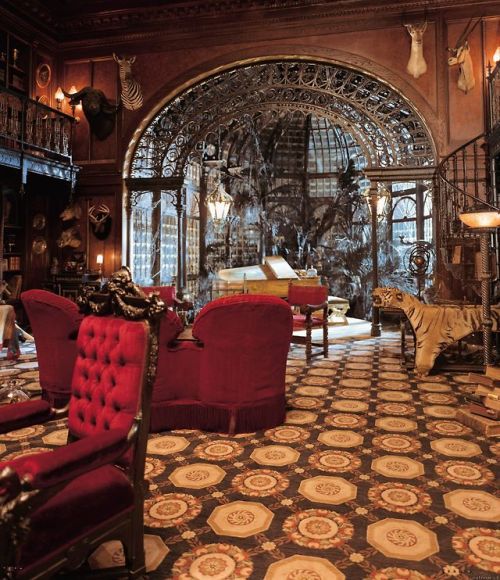 theblacklacedandy:steampunktendencies:The Study Set from the Haunted Mansion.*swoons* Oh my goodness