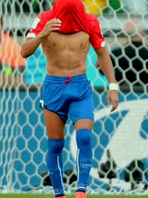 footbulging: Alexis Sánchez