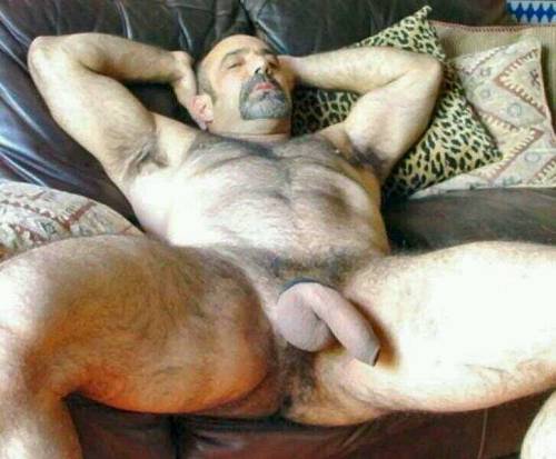 Follow the wide range of men:http://www.tumblr.com/blog/wehang/archive/ (uncut all natural)http://ww