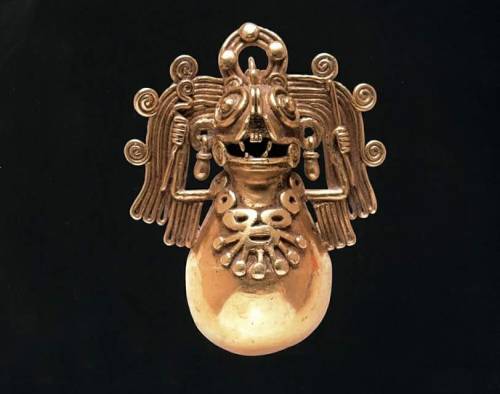 elxicano:  Mexica/Aztec jewelry, sacred objects,, and decor that they used everyday.