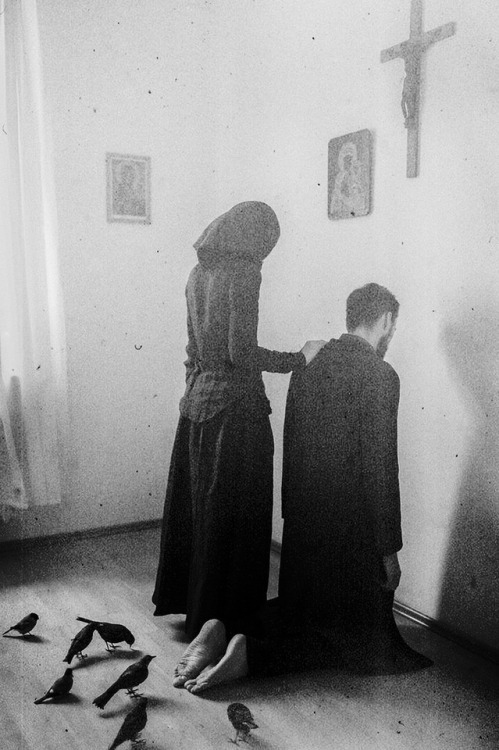 elsadreams: ©Laura Makabresku 