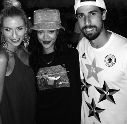 hellyeahrihannafenty:  @sami_khedira6: Four diamonds in the sky 