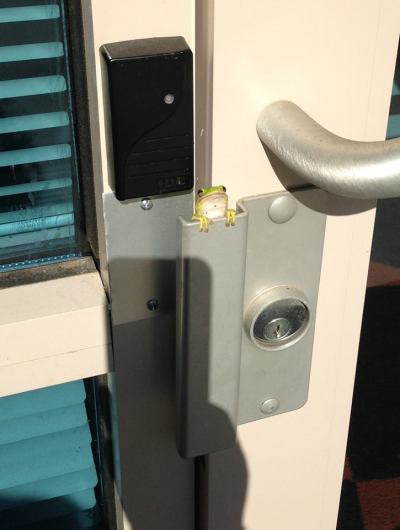cumberwumbersome:
“awwww-cute:
“This little froggie popped up and greeted my friend coming into work this morning!
”
NOBODY SEES THE WIZARD! NOT NOBODY, NOT NO HOW!
”