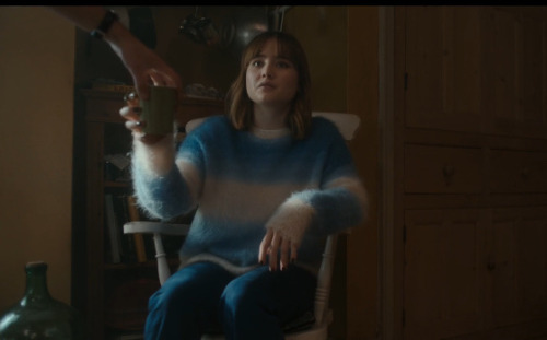 [photo ID: Lockwood Handing Lucy Tea.