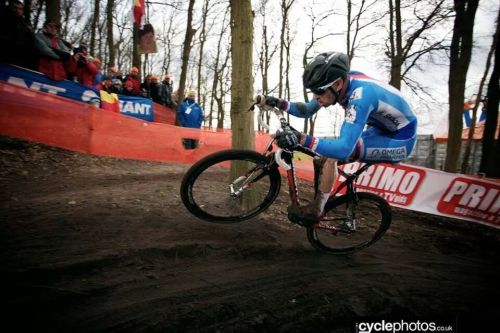 chasingthewheel:  Stybar looking fucking awesome. Photo by www.cyclephotos.co.uk