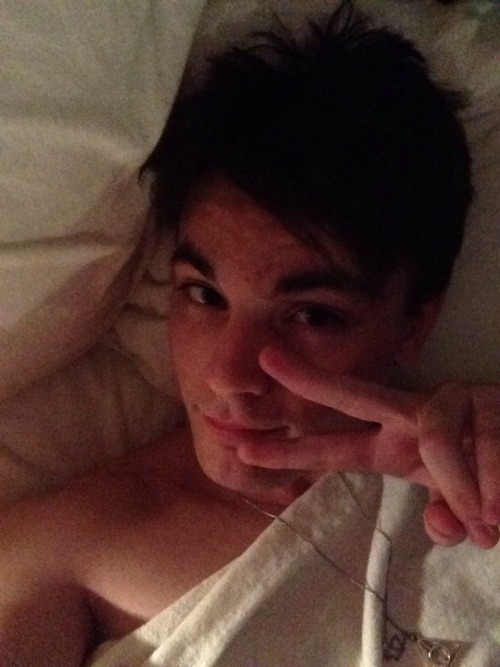 relahvant:  peace out tumblr peeps time for me to sleep