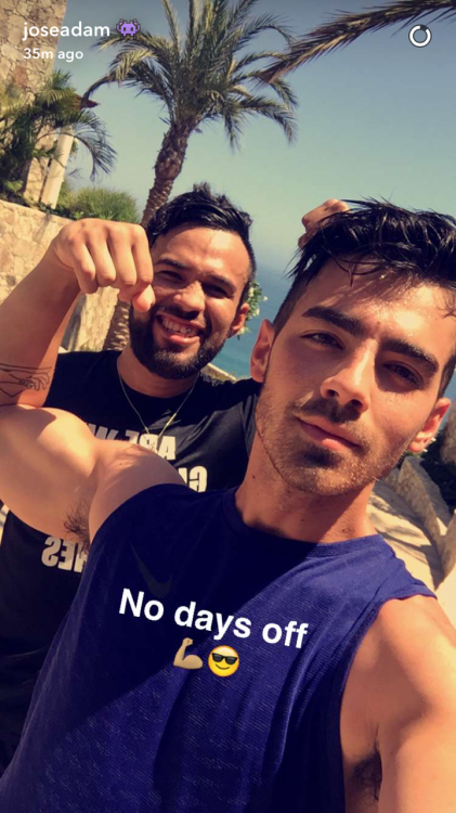 gsocumdump:  malecelebarmpits:  Joe Jonas 2  👅👅👅👅😈😈😈😈