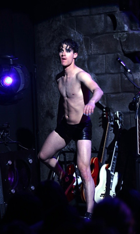 hotfamous-men:  Darren Criss