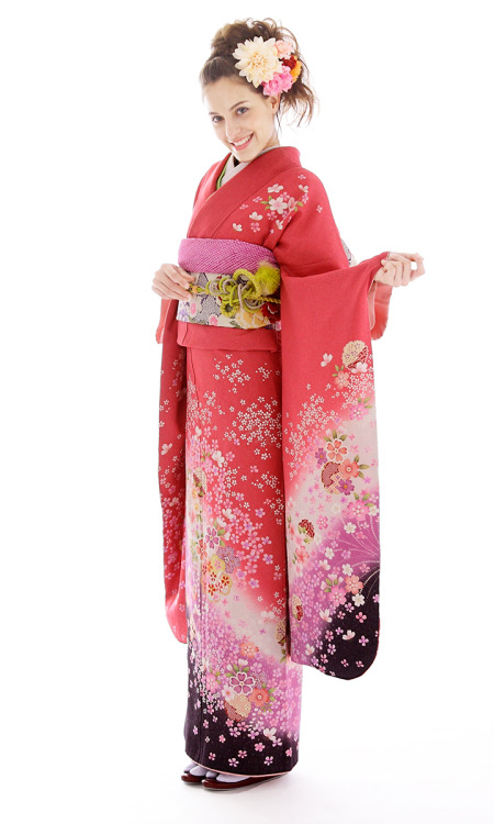 thekimonolady:Rental furisode (long-sleeved women’s kimono) from kimonorental.jp, who offer “cute”, 