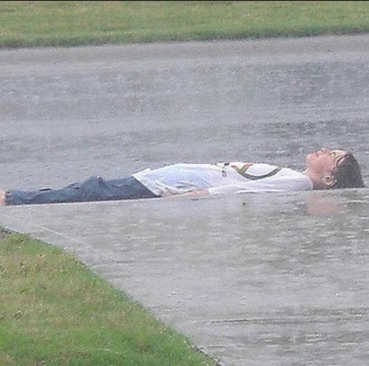 tee-sang: theshitneyspears:  Britney Spears: Every time I try to fly I fall, without my wings. I feel so small. I guess I need you baby. Seven year old me:   Me still tbh 