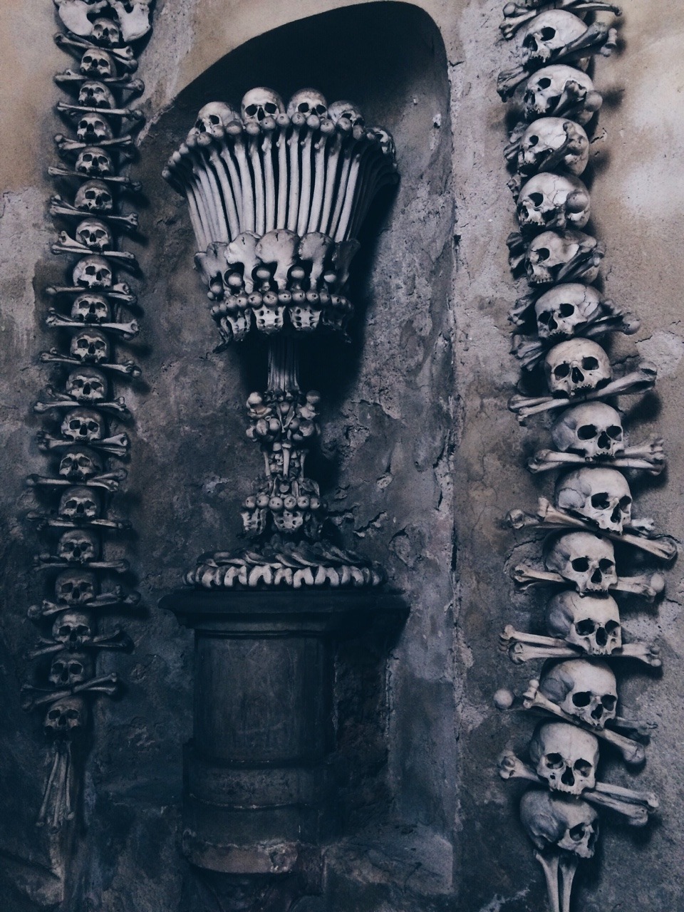 nikki-abbate:  The Sedlec Ossuary.