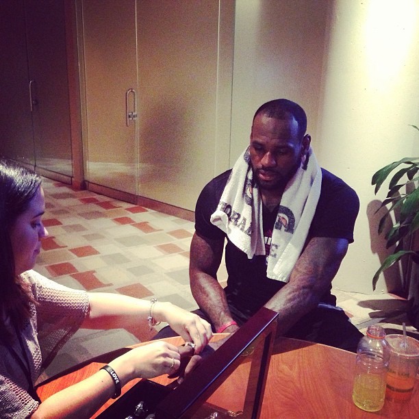 fuckyeahlbj:  @miamiheat: It’s ring sizing day for @KingJames! 