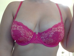 blueraspberryrose:  I’ve been dying all day to get home and free my tits…I drove home with my nipples out.