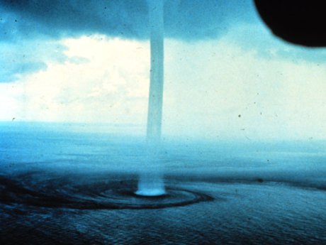 watershedplus:  A waterspout is an intense columnar vortex that occurs over a body