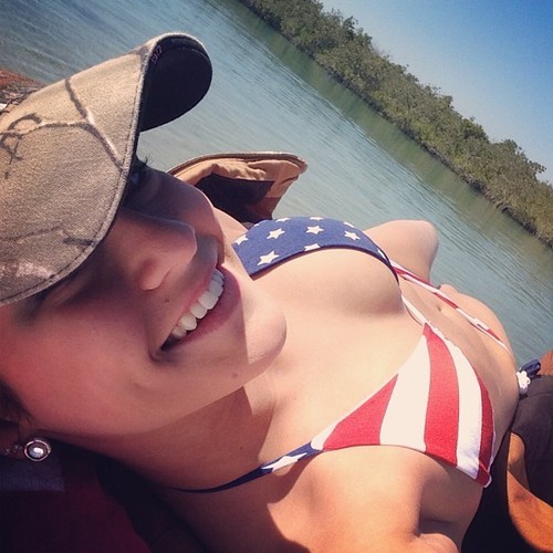 Stuff I like. Some nude some not.18+ plus please.