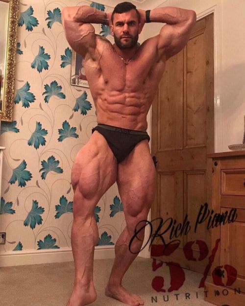 BRITISH BODYBUILDER ANDREW PICKERINGSee more: musclelovergr.blogspot.com/2022/03/pickering.h