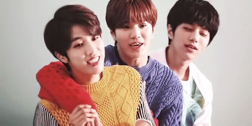 yeoljong:  Love Sign indeed (ﾉ◕ヮ◕)ﾉ*:･ﾟ✧ 