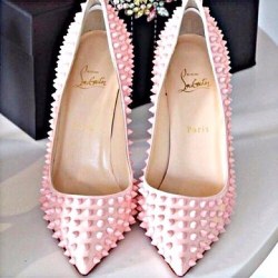 sexyshoesblog:  Sexy shoes by sexyshoesblog, do you like this? Pls visit http://www.sexy-shoes.luxlr.com for more.