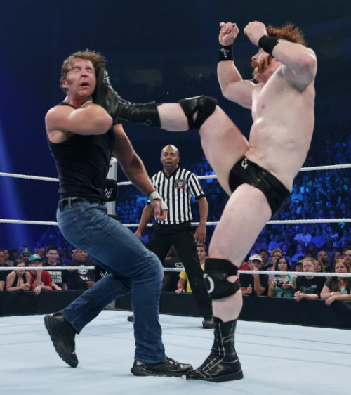 fishbulbsuplex:Sheamus vs. Dean Ambrose