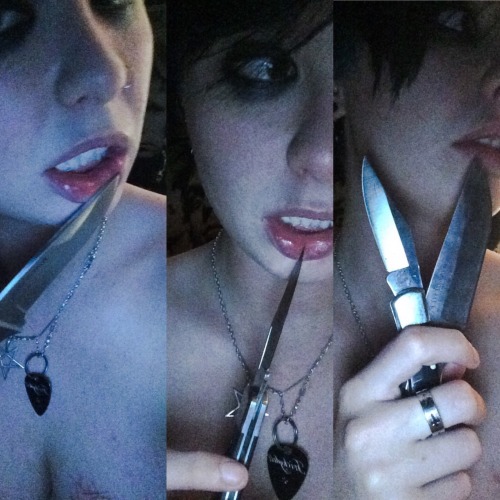 liltrickydoll:baby’s got blades