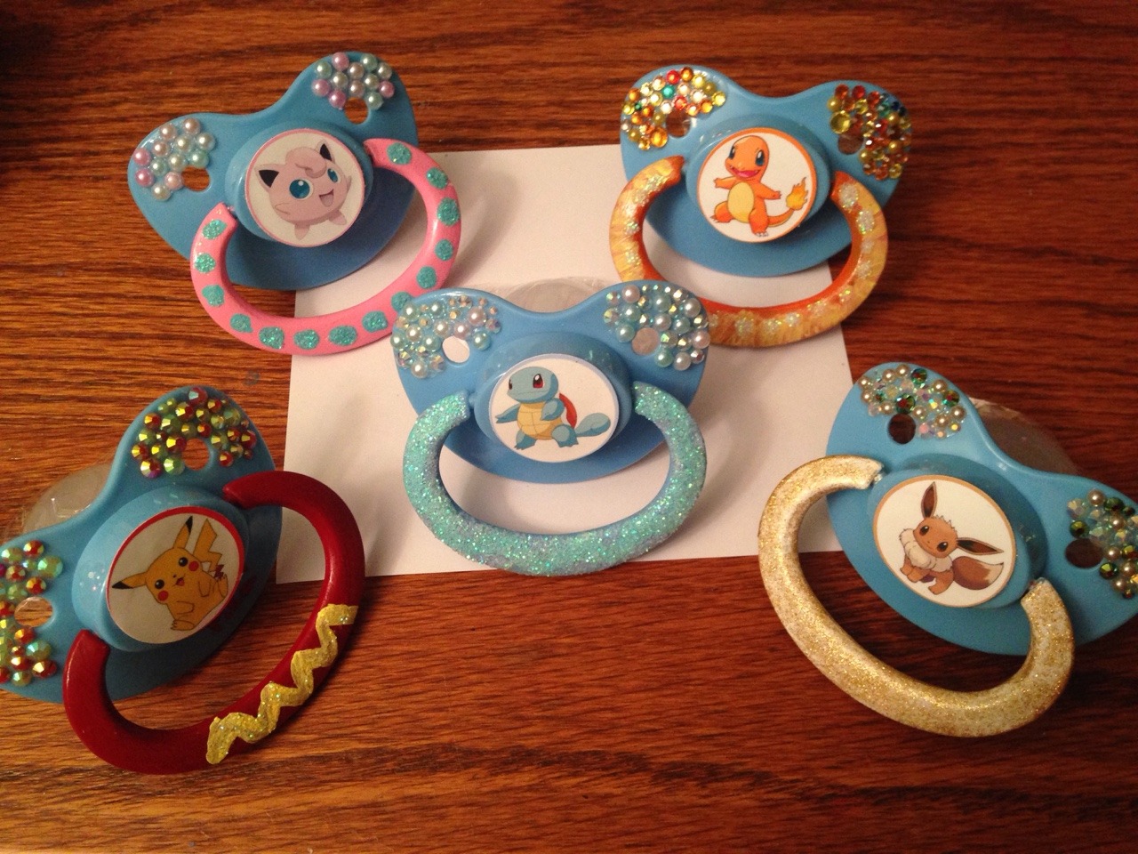 spoiledprincesskate:  littleshyspark:  littlebabybigplaypen:  Who likes Pokémon?