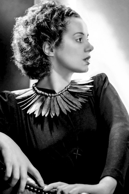 bellecs:  Elsa Lanchester, born in 1902 and porn pictures