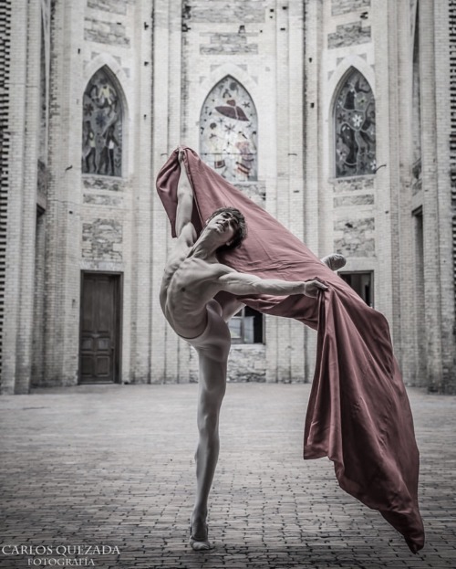 pas-de-duhhh: Friedemann Vogel principal dancer with Stuttgart Ballet Photographed by Carlos Quezada