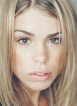 22.09.14 - top 30 favourite billie piper pics - {22/30}