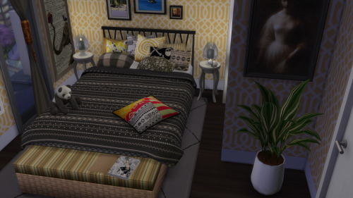 Changed Lilith's Bed Around Using @lucidicer's Funky Separated Mattress And Pillows (and A Ton Of Other