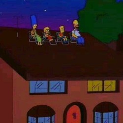 camipasoporaqui:  Acá esperando el eclipse.