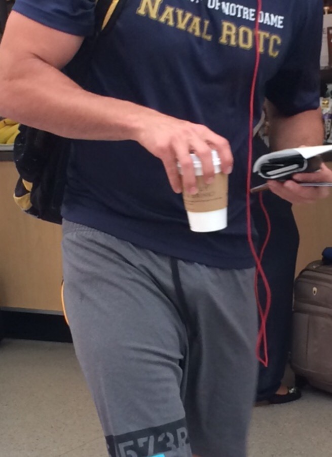 accidentalbulge:  It doesn’t get much hotter than this! Hot muscle dude with a