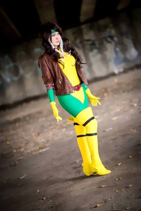 comicbookcosplay:  sayorineko.deviantart.com as Rogue 