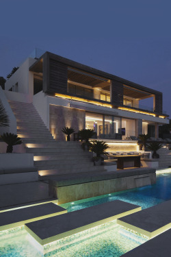 envyavenue:    Stunning Beach Villa in Ibiza