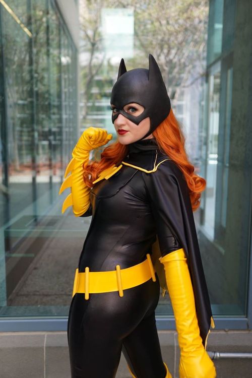 cosplayandgeekstuff:    Holly Brooke (USA) as Batgirl.Photos by:   Eurobeat Kasumi Photography   