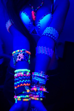 i-heart-raves:  Nightlife Social Network