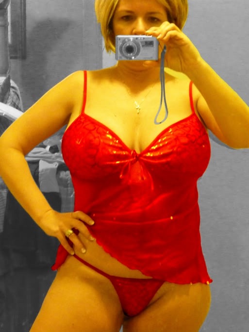time-4-fap:mymarinemindpart2:Sexy Sexy Army wife.   Mmmm nice