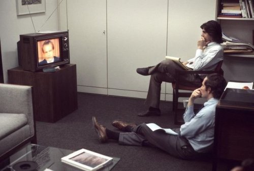 historium:Bob Woodward and Carl Bernstein watching Nixon resign, August 8, 1974