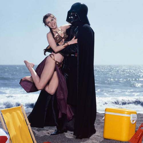 nkp1981:Carrie Fisher on Stinson Beach in Northern California with the cast of Star Wars. Photos by 