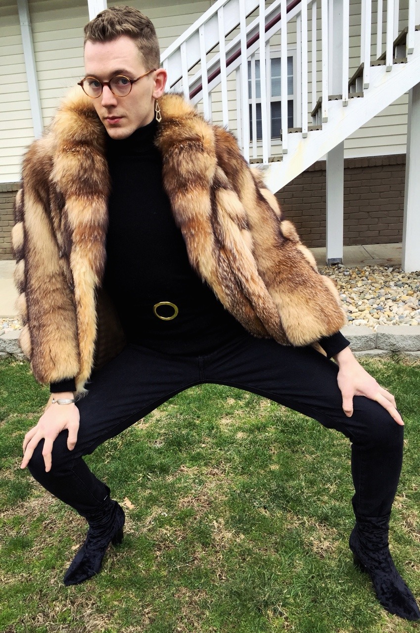 rattmood: 🕷 wolf spider 🕷   model: @rattmood they/them 