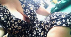 manickinkydreamgirl:someone celebrate sundress season with me already