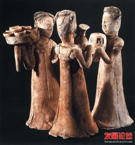 Figurines of three Sui dynasty servant women
