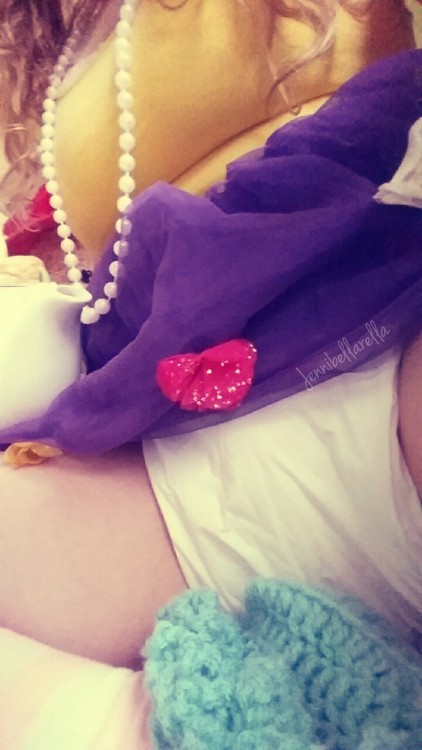 jennibellarella:  💜👒☕And the little one said☕👒💜 💛💛 ☕  roll over, roll over ☕ 💛💛💛 