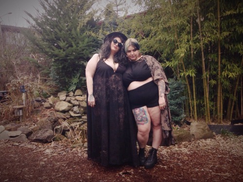 margotmeanie:  sexyman25:  margotmeanie:  🌙 practical magic ✨  Models & photographers:@katanafatale & @margotmeanie  Magical things happen in Portland  Katana’s dress by @zelieforshe, sunglasses by @witchworldwide Margot’s kimono &